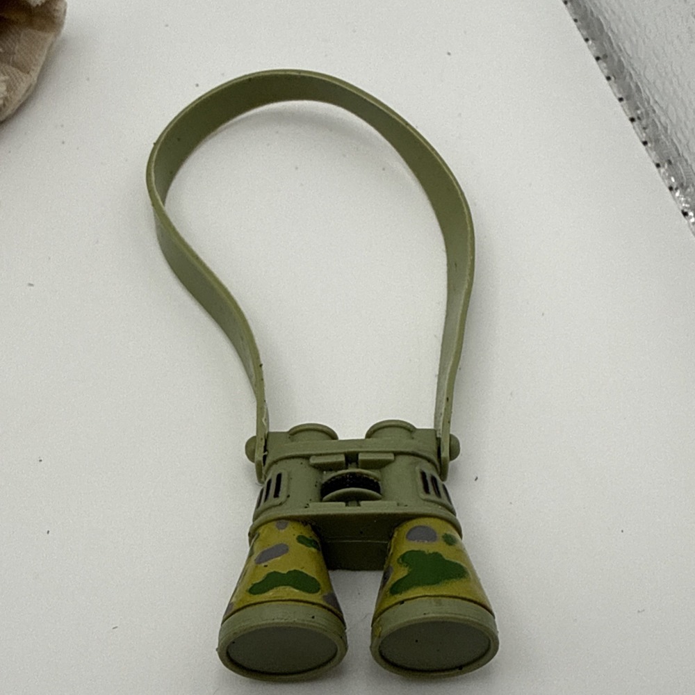 Bratz Wild Life Safari Cloe 2004 Replacement Shoes Purse Skirt & Binoculars - Picture 11 of 15